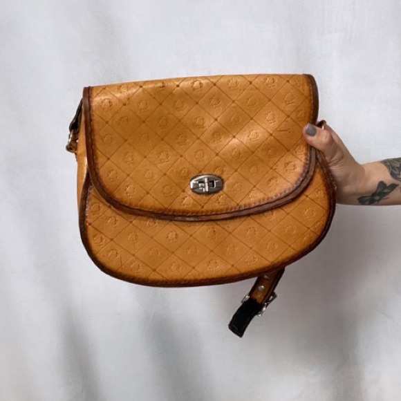 Vintage Handbags - VINTAGE HAND TOOLED LEATHER CROSSBODY PURSE